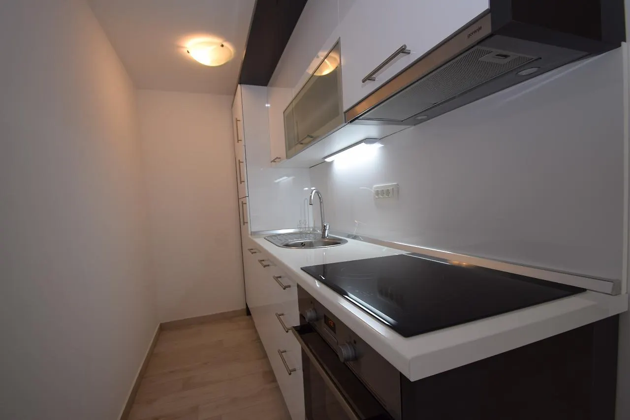 Apartment Anica Kuk Stari Grad  Croatia